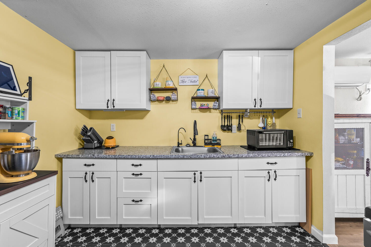 1070 South 1st Street Slaton, TX 79364 - Photo 8 of 20 1070 S 1st Slaton-27