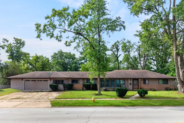 $283,999 | 73 Blackhawk Drive, Park Forest, IL 60466