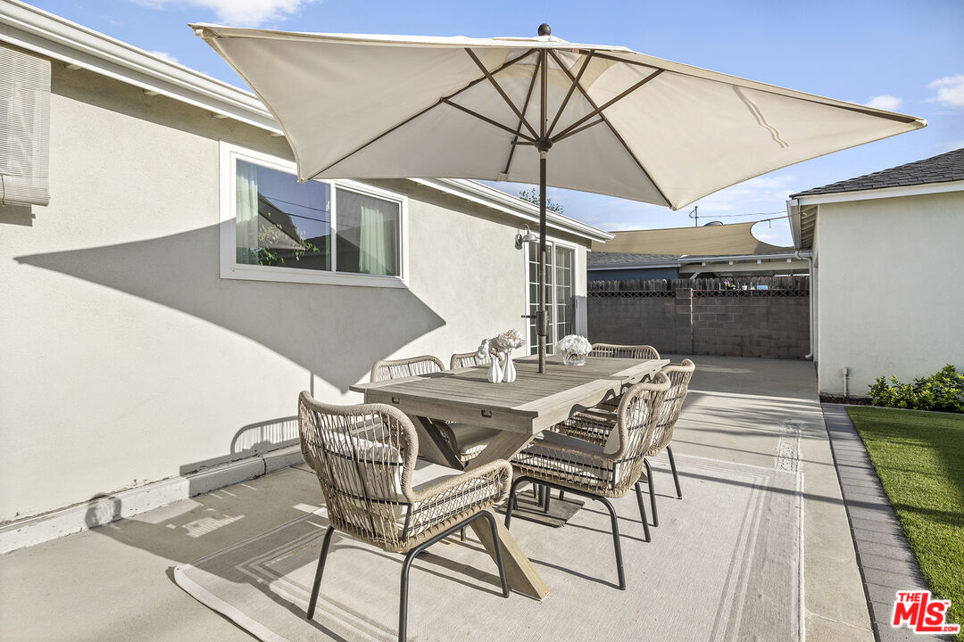 6521 Balcom Avenue Reseda, CA 91335 - Photo 30 of 35 a view of an outdoor space with seating