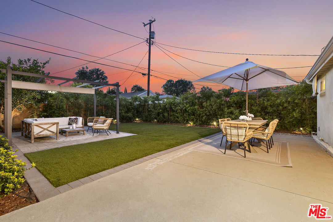 6521 Balcom Avenue Reseda, CA 91335 - Photo 35 of 35 a view of a backyard with sitting area