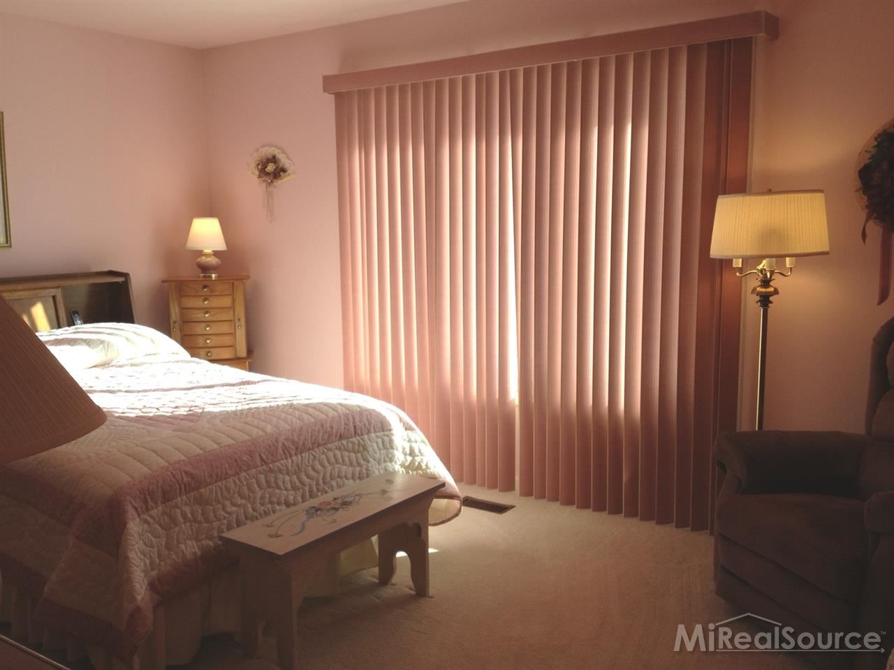 2185 London Bridge Drive Rochester, MI 48307 - Photo 7 of 8 MASTER BEDROOM
