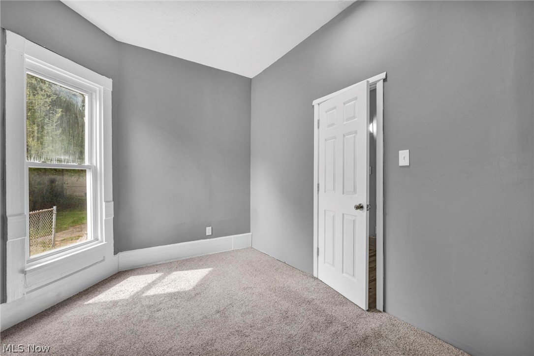 1352 Giddings Road Cleveland, OH 44103 - Photo 34 of 46 Gallery Image 34