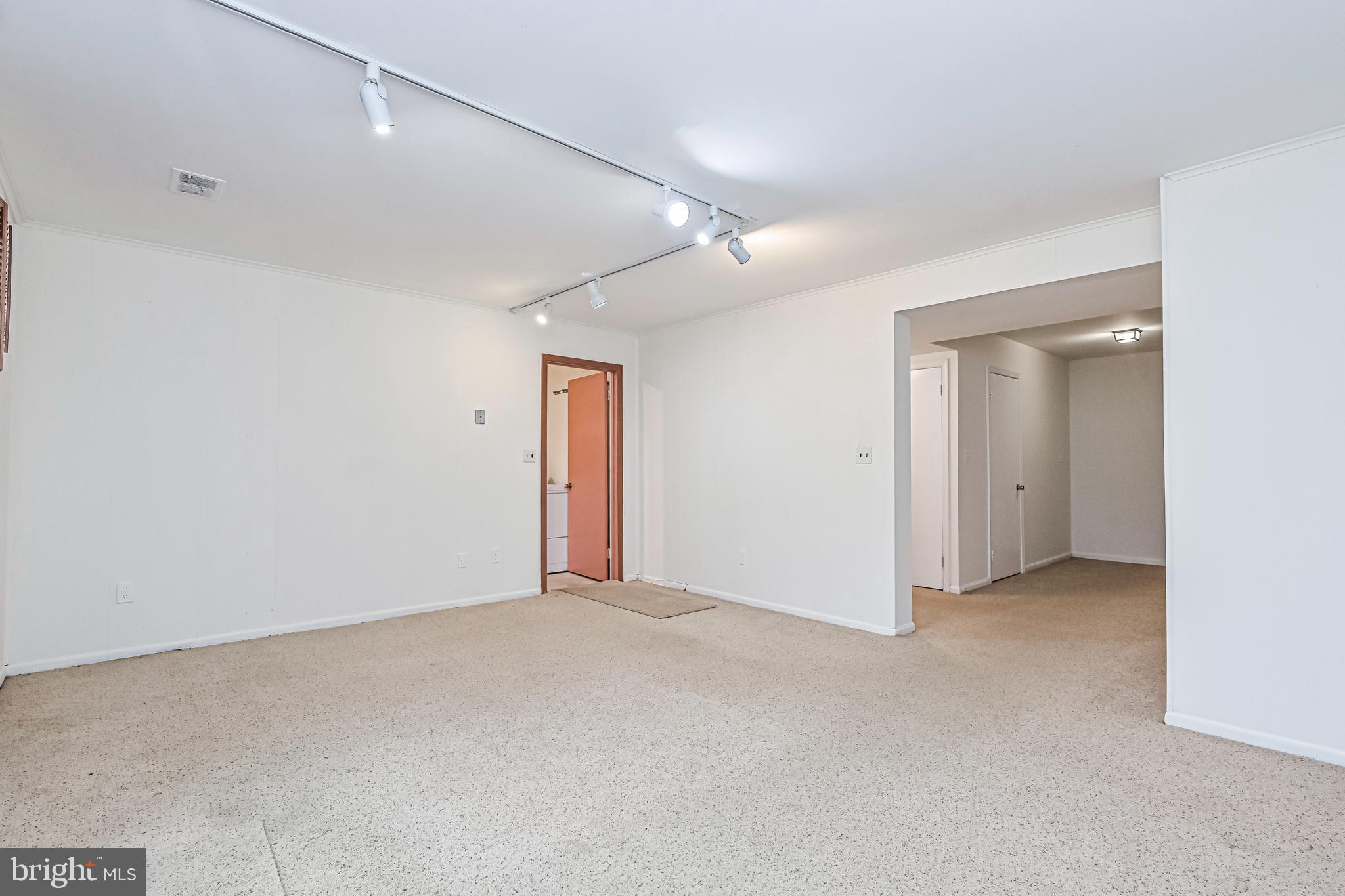 3851 Chain Bridge Road Fairfax, VA 22030 - Photo 38 of 46 Family Room
