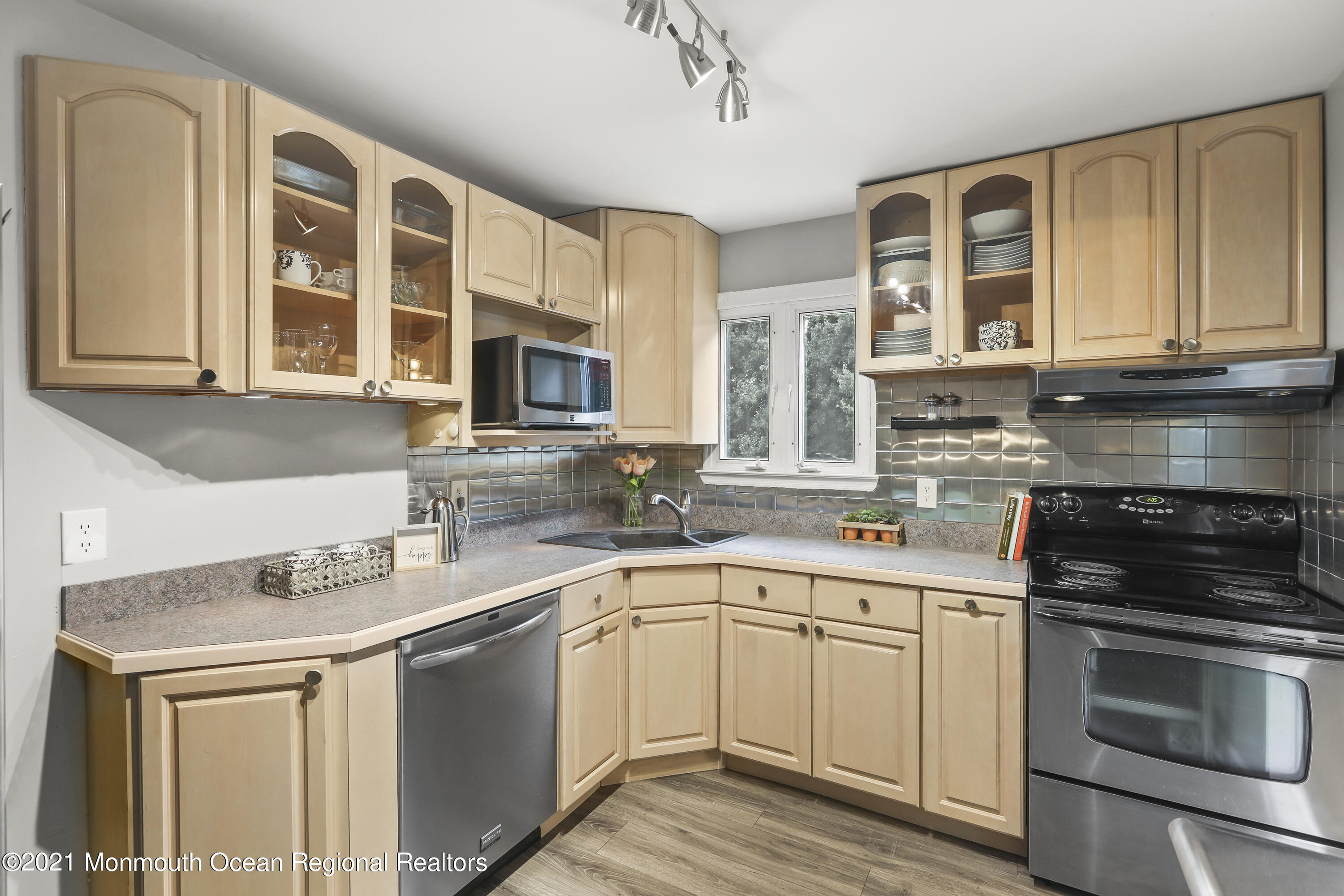20 Rothbard Road Hazlet, NJ 07730 - Photo 11 of 34 5W5A0087