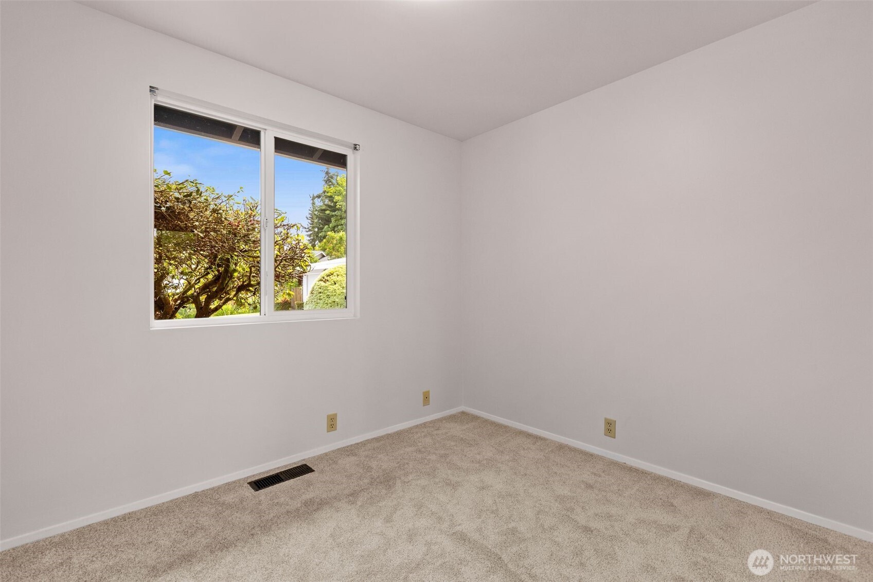2507 Vashon Court Northeast Renton, WA 98059 - Photo 26 of 40
