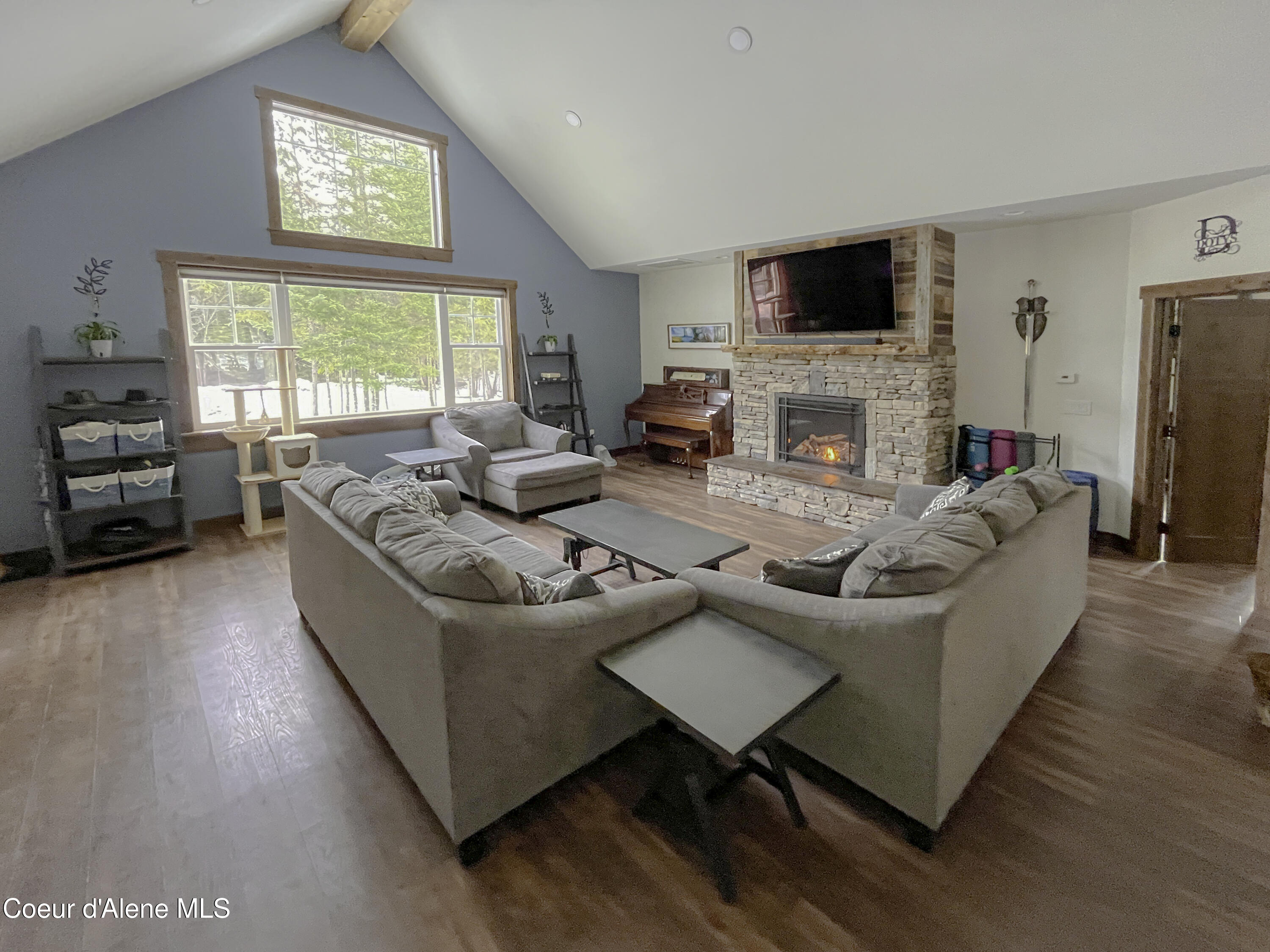 186 Coyote Trail Sandpoint, ID 83864 - Photo 11 of 27 livingroom