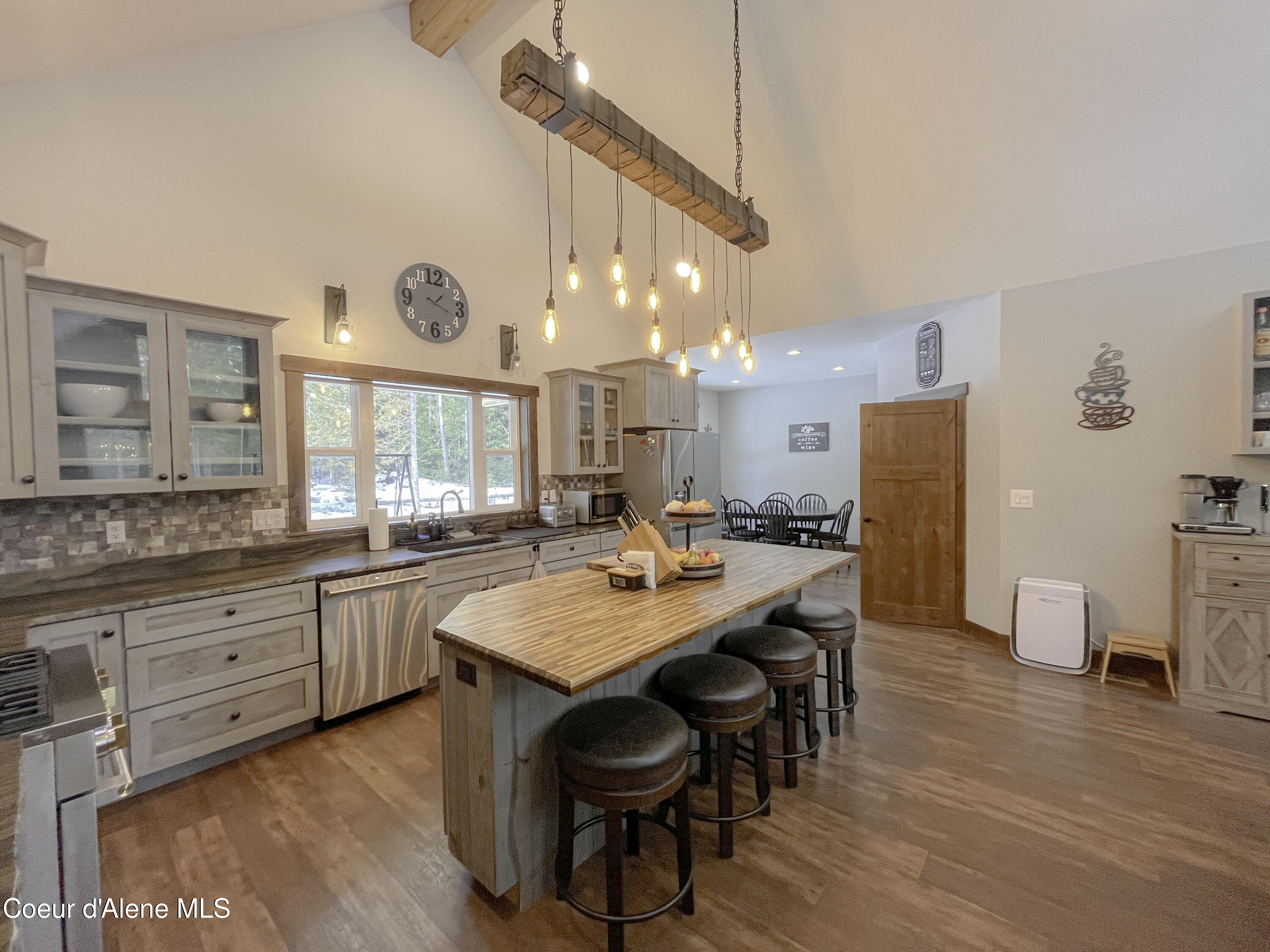 186 Coyote Trail Sandpoint, ID 83864 - Photo 2 of 27 kitchen