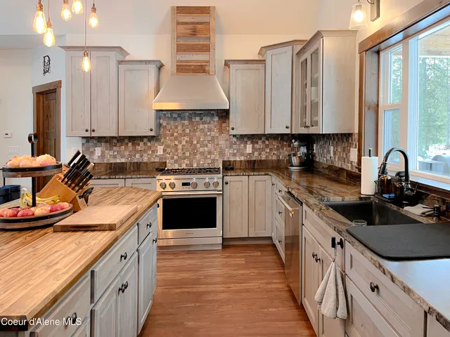 $719,000 | 186 Coyote Trail, Sandpoint, ID 83864