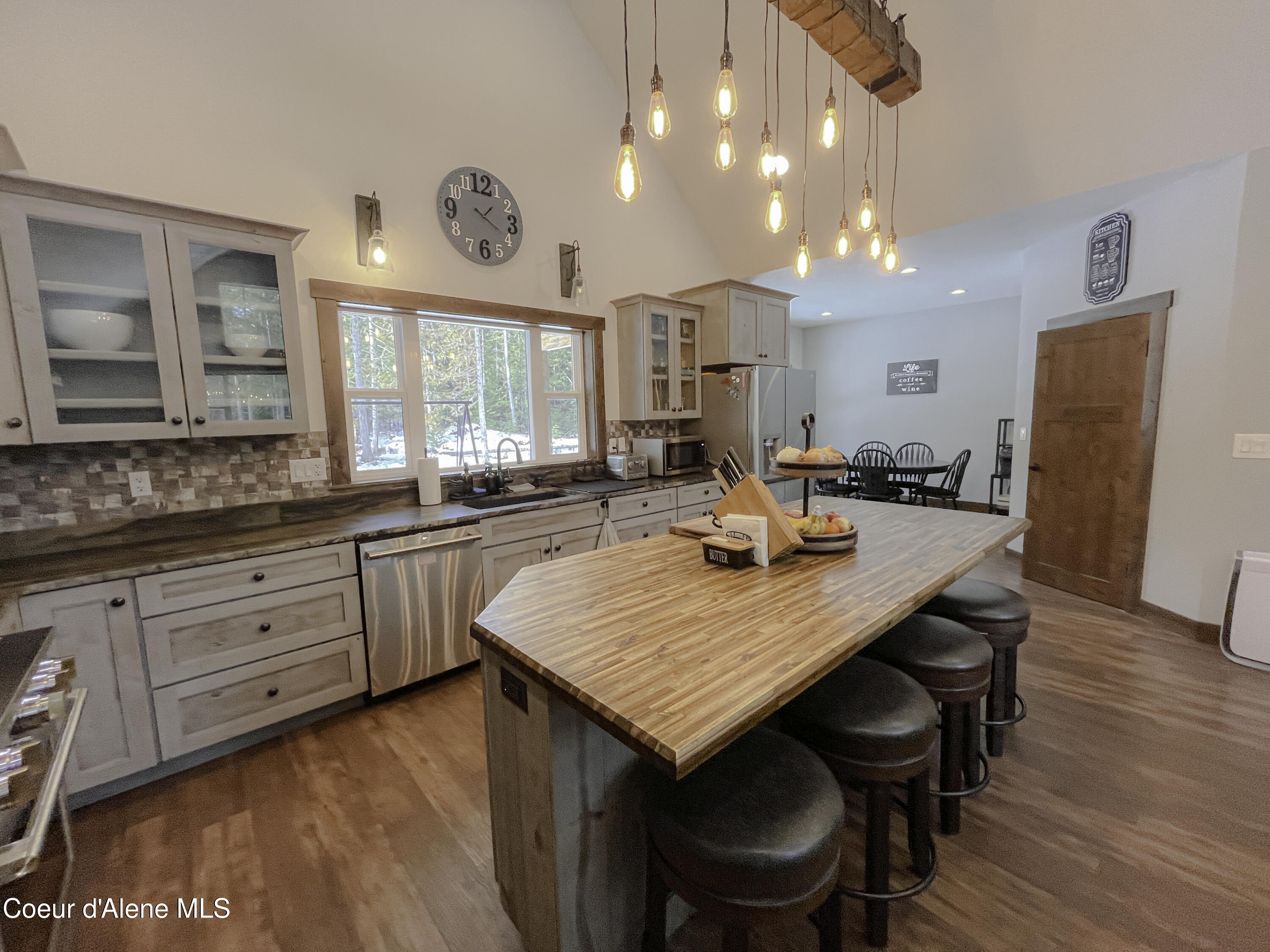 186 Coyote Trail Sandpoint, ID 83864 - Photo 5 of 27 centerisland