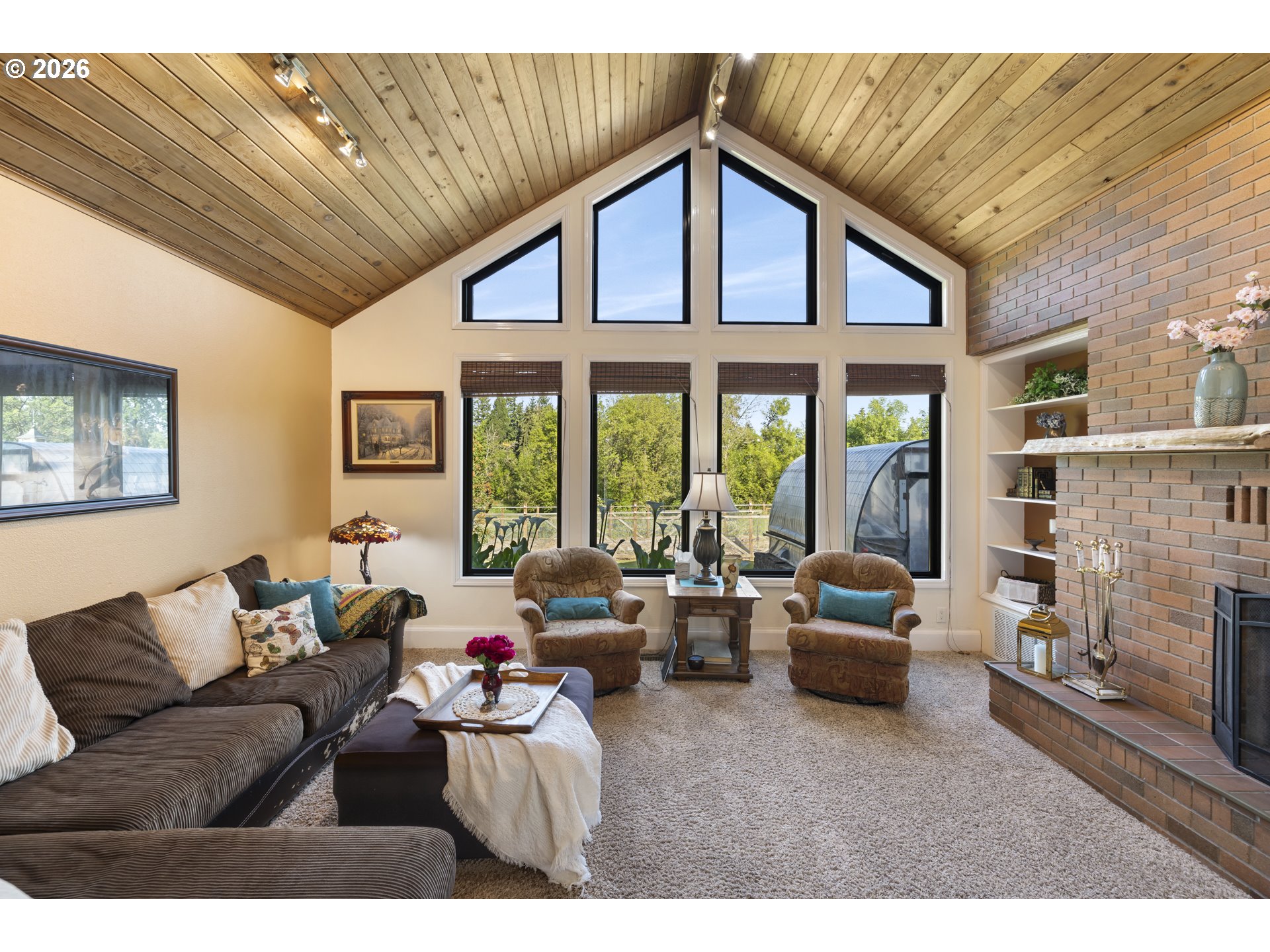 4515 Cordon Road Northeast Salem, OR 97305 - Photo 6 of 48 a living room with furniture