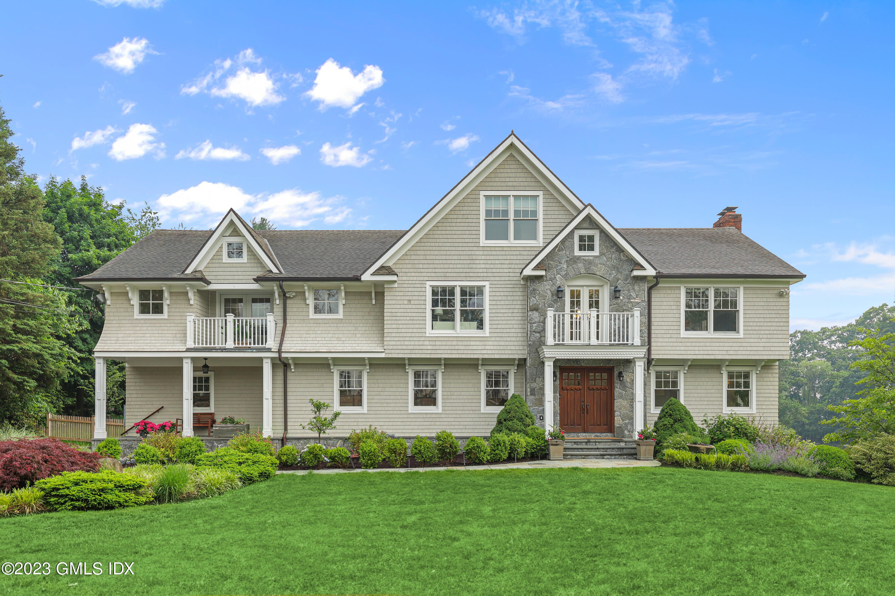 26 Twin Lakes Lane Riverside, CT 06878 - Photo 38 of 38 a front view of a house with a yard