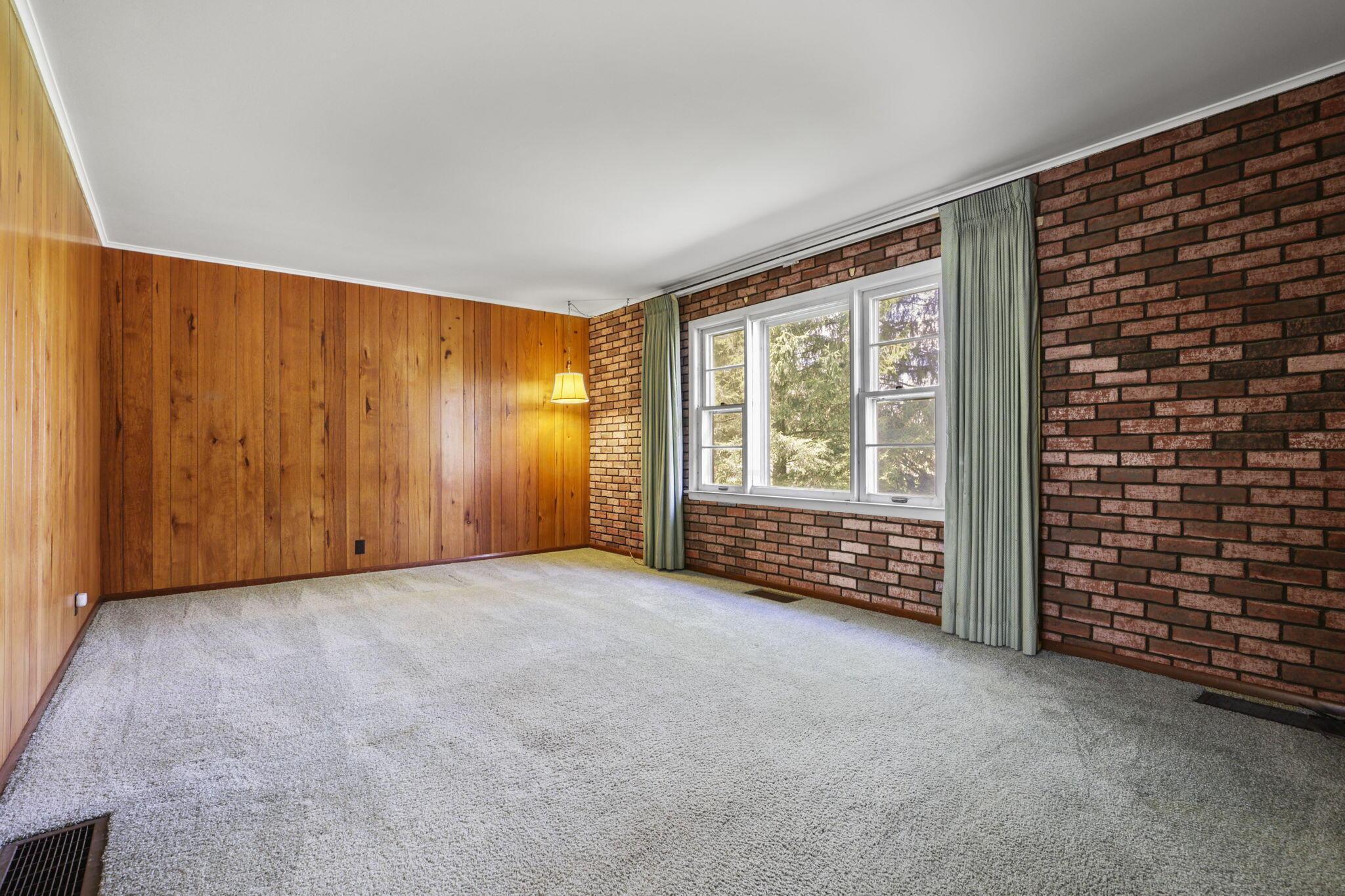 4691 Summit Road Southwest Pataskala, OH 43062 - Photo 24 of 73 Large Front Room
