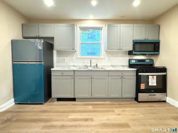 $1,800 | 1248 North Main Street, Unit 2, Waterbury, CT 06704