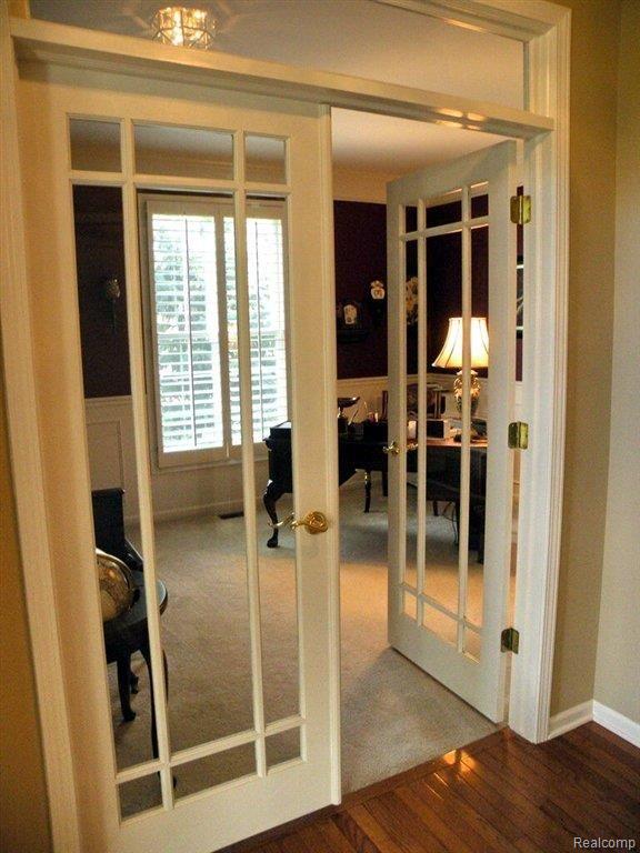 4200 Wincrest Lane Rochester, MI 48306 - Photo 10 of 28 Library