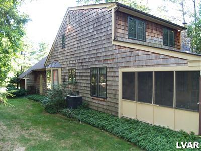 2327 Riverbend Road Allentown, PA 18103 - Photo 4 of 28 Gallery Image 4