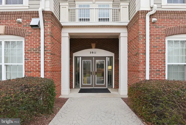 $400,000 | 3911 Doc Berlin Drive, Unit 34, Silver Spring, MD 20906