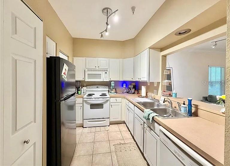 9177 Southwest 52nd Road, Unit E203 Gainesville, FL 32608 - Photo 5 of 18 Gallery Image 5