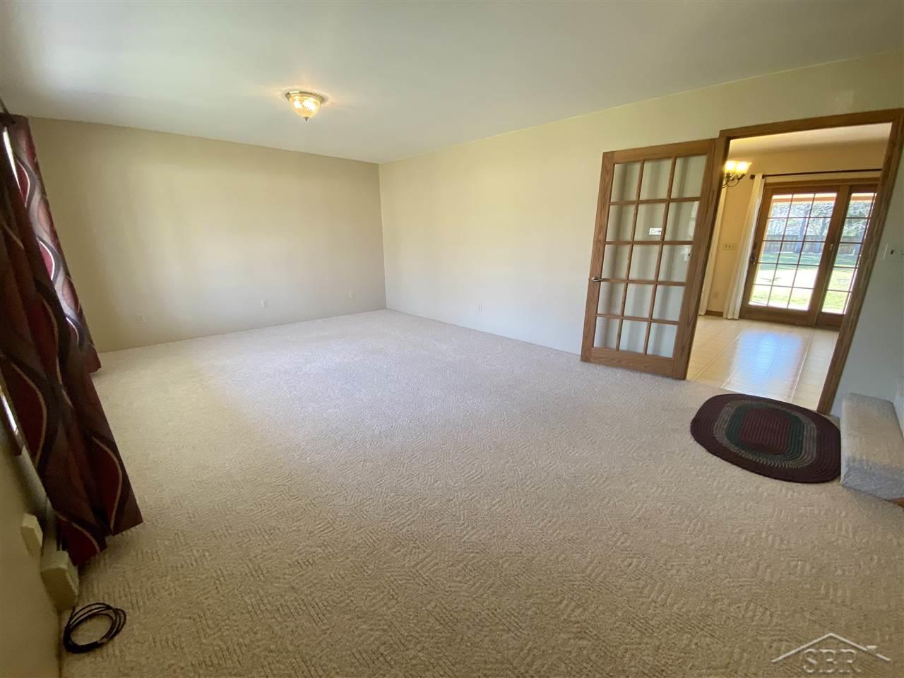 1605 North Miller Road Saginaw, MI 48609 - Photo 7 of 41 50036754-6.JPG