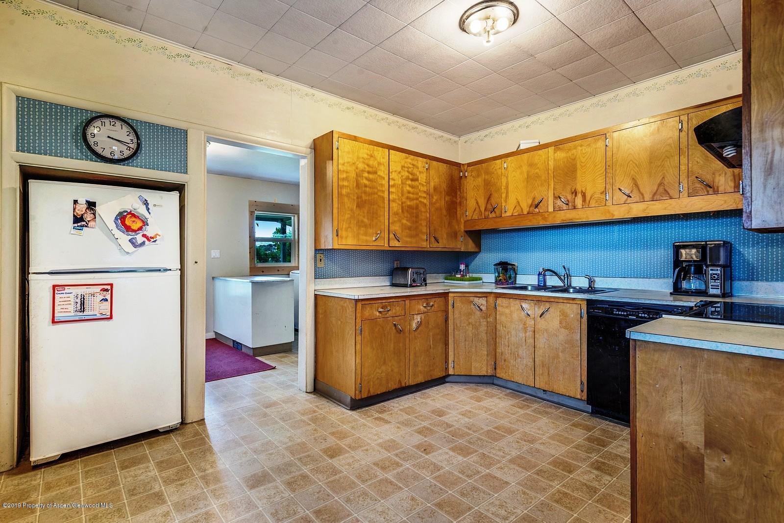 12011 County Road 320 Rifle, CO 81650 - Photo 16 of 17 Kitchen