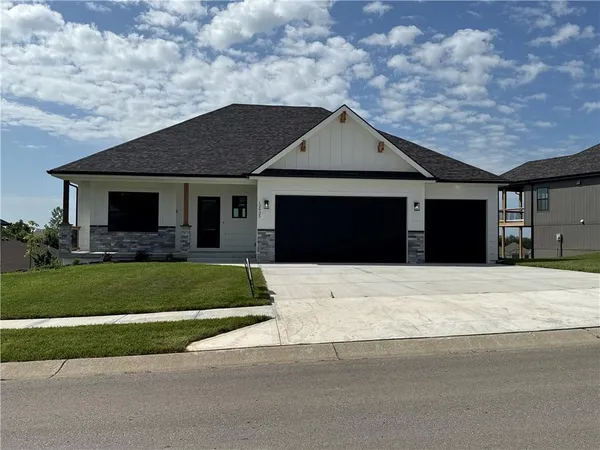 $599,900 | 12925 North Champanel Way, Platte City, MO 64079