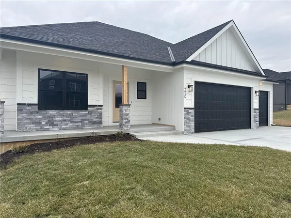 $599,900 | 12925 North Champanel Way, Platte City, MO 64079