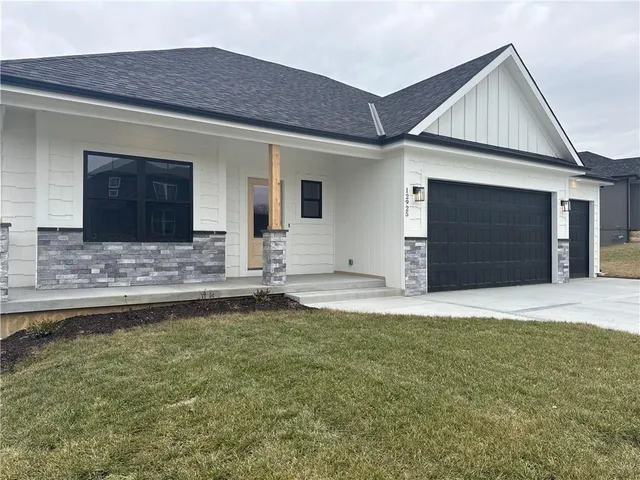 $624,900 | 12925 North Champanel Way, Platte City, MO 64079