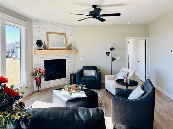 $599,900 | 12925 North Champanel Way, Platte City, MO 64079