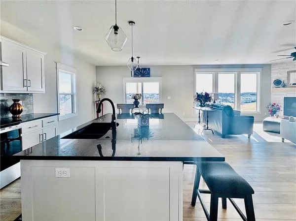 $599,900 | 12925 North Champanel Way, Platte City, MO 64079