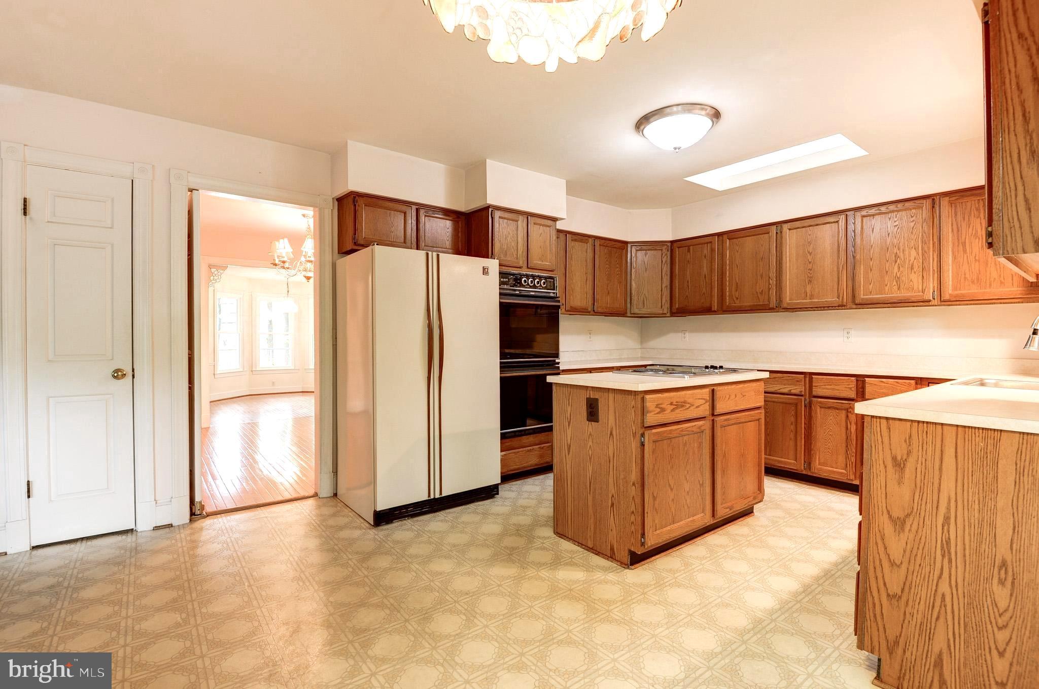 6814 Braddock Road Annandale, VA 22003 - Photo 14 of 68