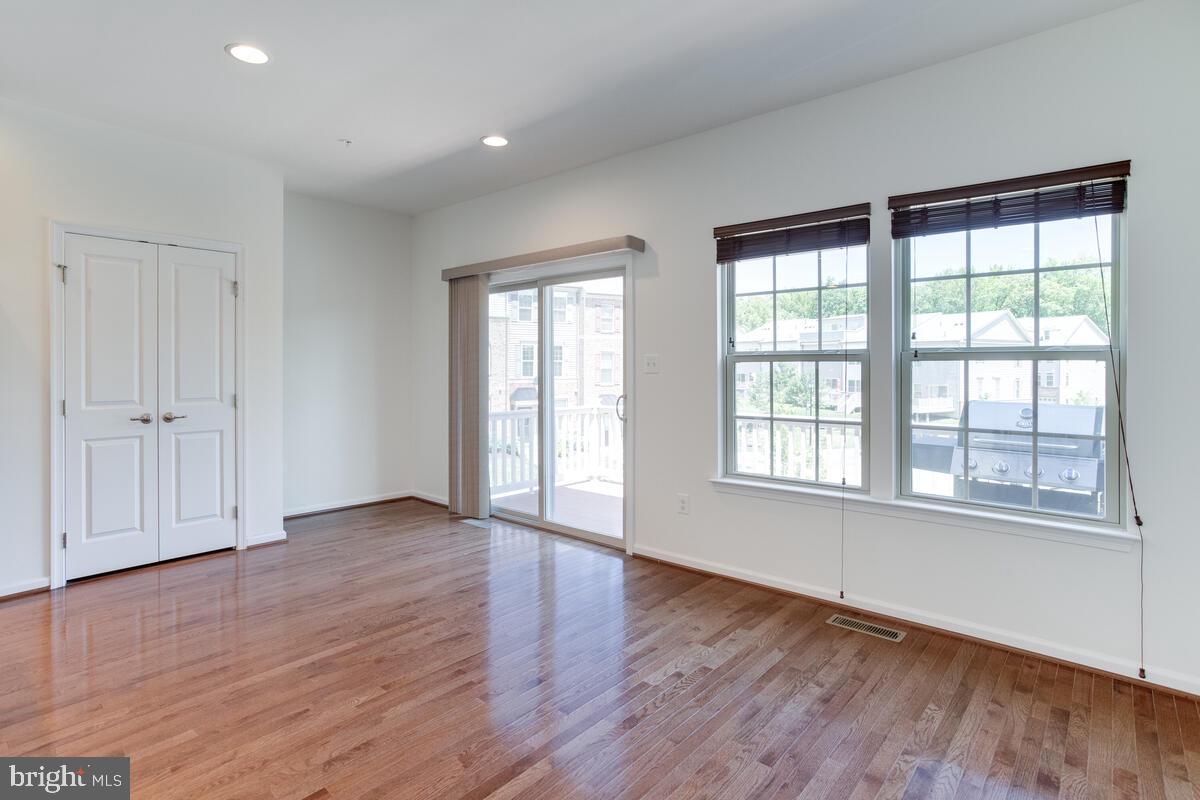 2806 Fredericksburg Road Hanover, MD 21076 - Photo 21 of 58 Dining Area