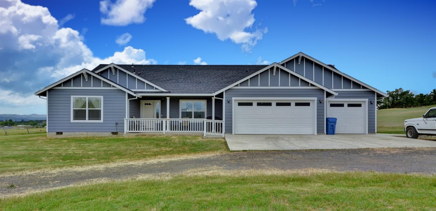 14731 Avalon Road White City, OR 97503 - Photo 3 of 34 Additional Photo