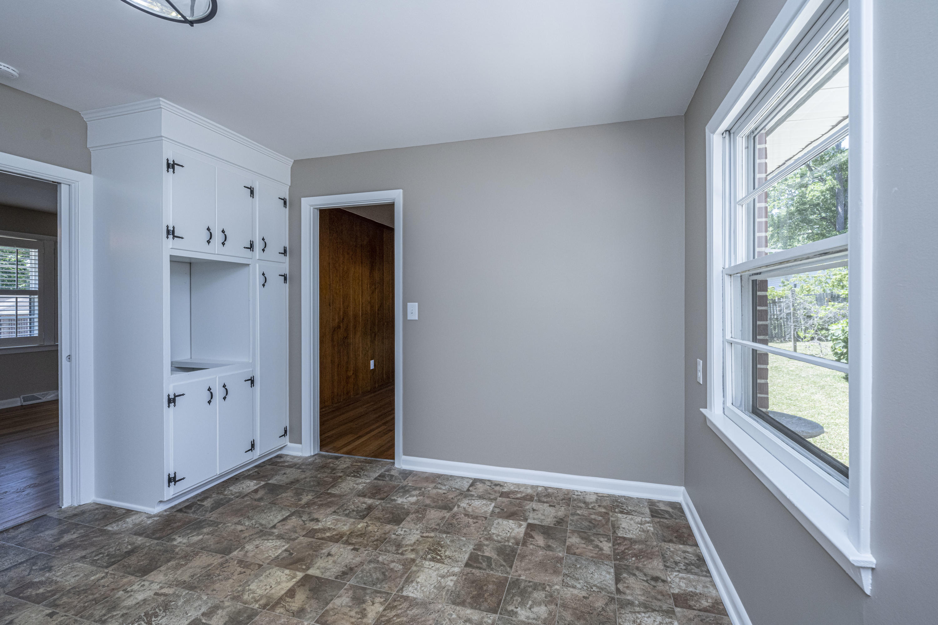 6024 Ridgecrest Avenue Hanahan, SC 29410 - Photo 13 of 35 DSC_0440