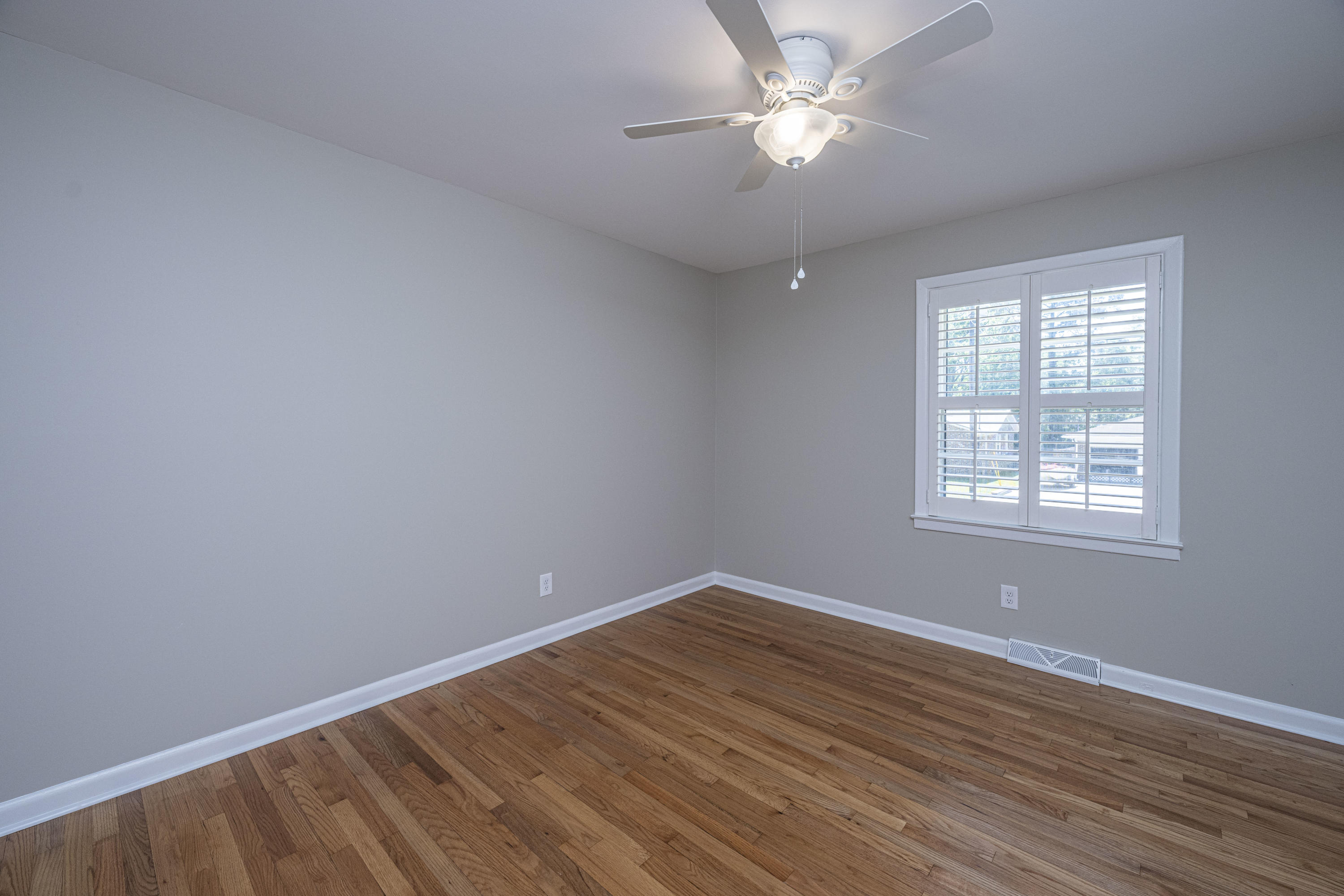 6024 Ridgecrest Avenue Hanahan, SC 29410 - Photo 17 of 35 DSC_0451