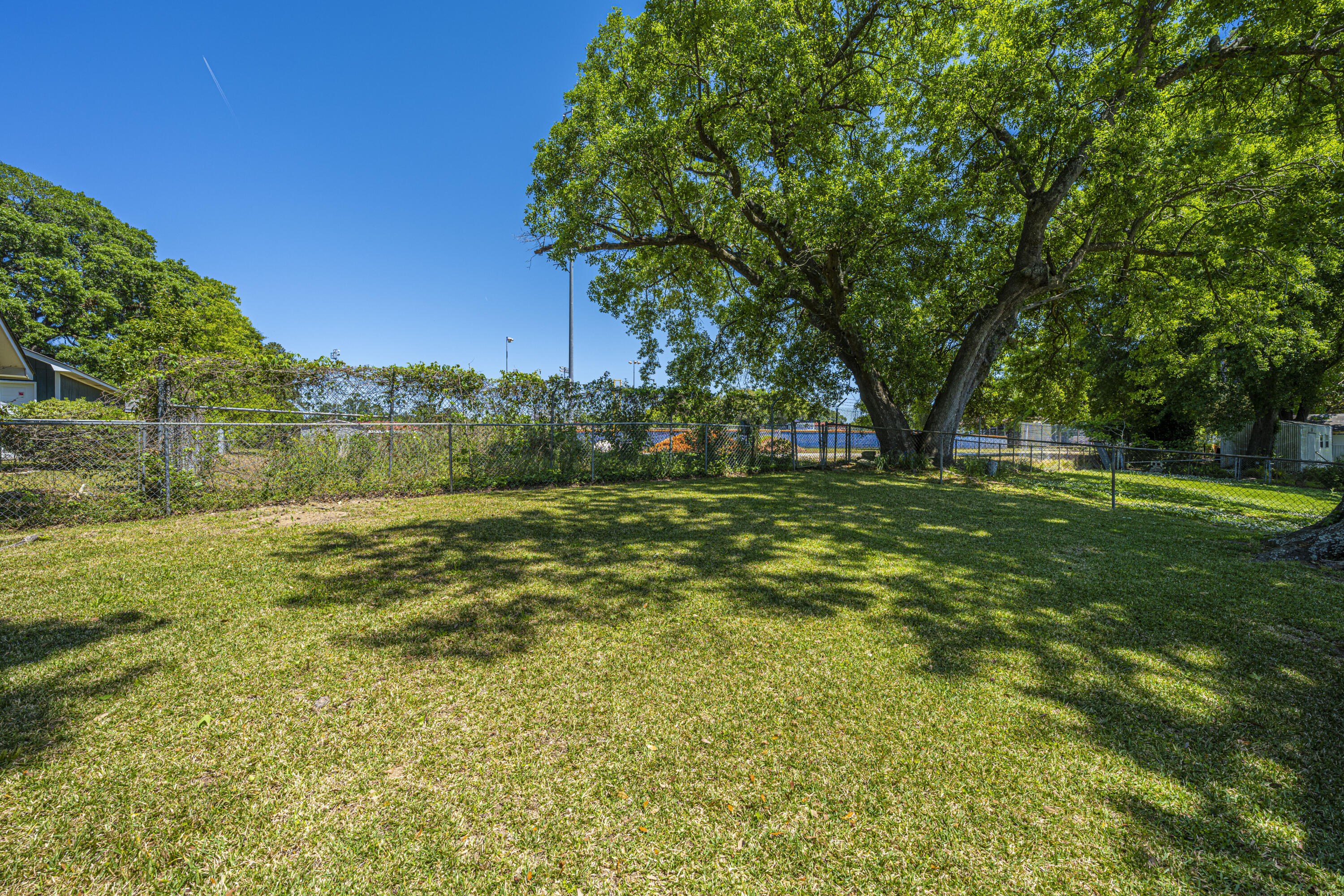 6024 Ridgecrest Avenue Hanahan, SC 29410 - Photo 33 of 35 DSC_0424