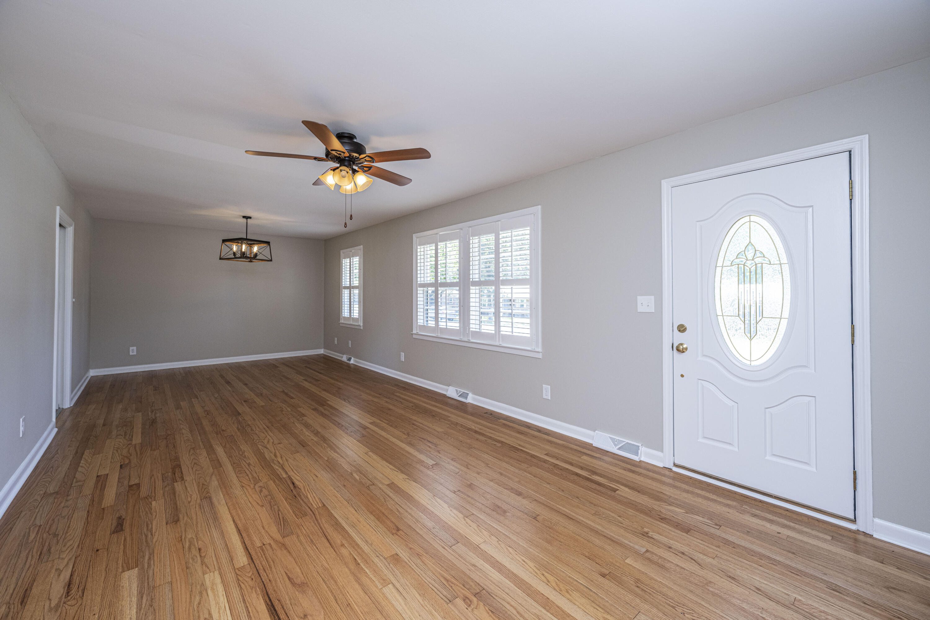 6024 Ridgecrest Avenue Hanahan, SC 29410 - Photo 6 of 35 DSC_0443