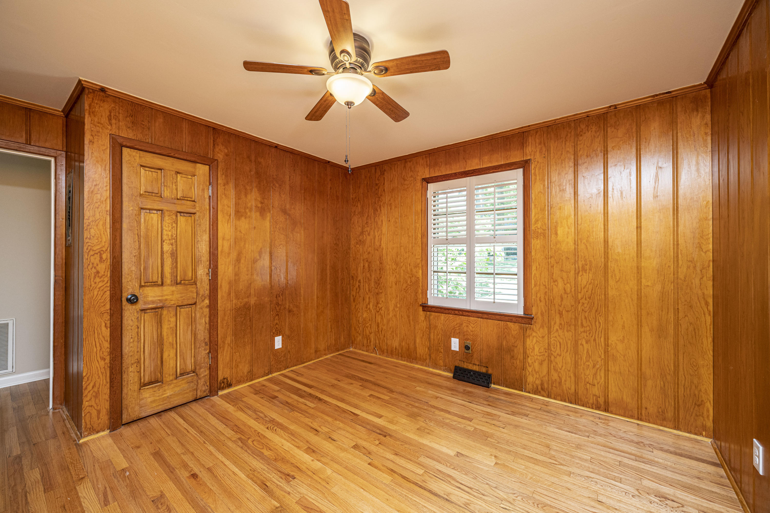6024 Ridgecrest Avenue Hanahan, SC 29410 - Photo 8 of 35 DSC_0432