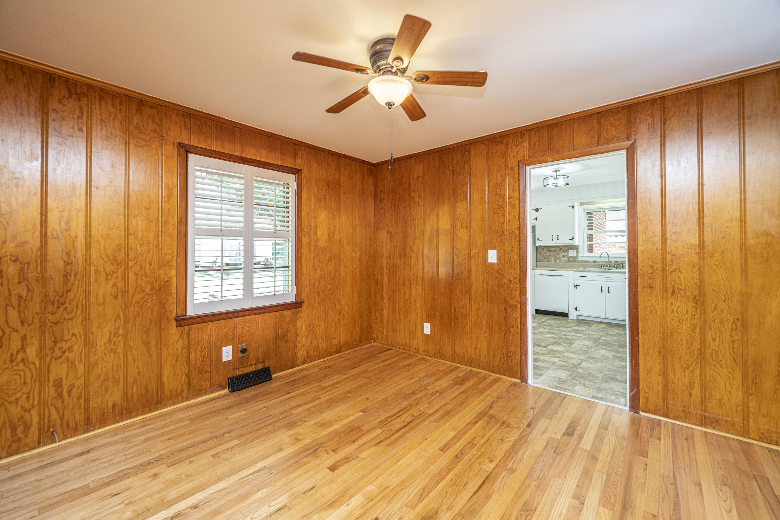 6024 Ridgecrest Avenue Hanahan, SC 29410 - Photo 9 of 35 DSC_0433