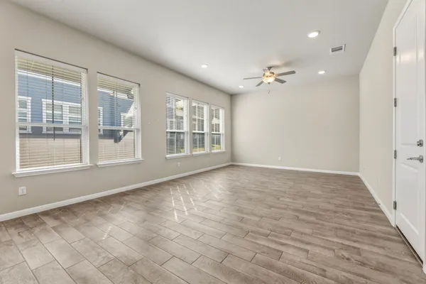 $1,695 | 1015 Vista View Drive, Unit 2102, Georgetown, TX 78626