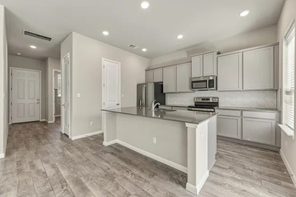 $1,695 | 1015 Vista View Drive, Unit 2102, Georgetown, TX 78626