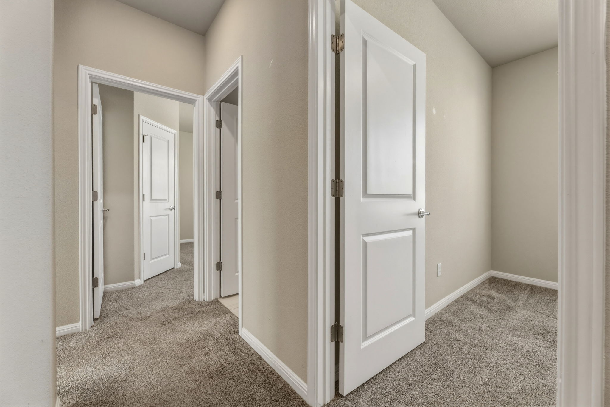 1015 Vista View Drive, Unit 2102 Georgetown, TX 78626 - Photo 18 of 40 a view of a hallway with closet area