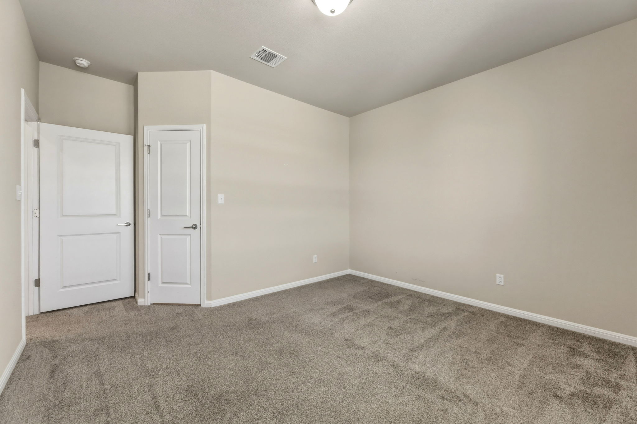 1015 Vista View Drive, Unit 2102 Georgetown, TX 78626 - Photo 31 of 40 a view of an empty room