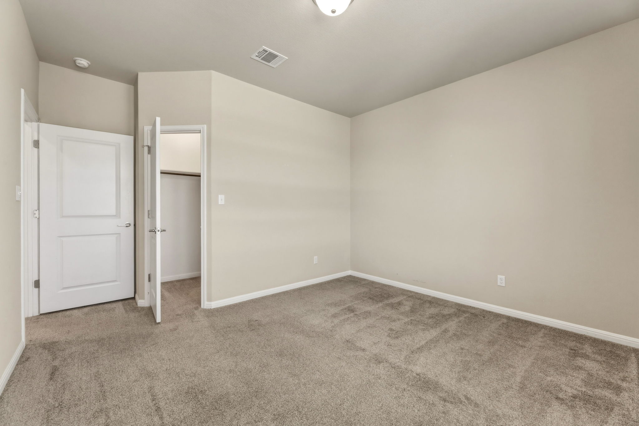 1015 Vista View Drive, Unit 2102 Georgetown, TX 78626 - Photo 32 of 40 a view of an empty room