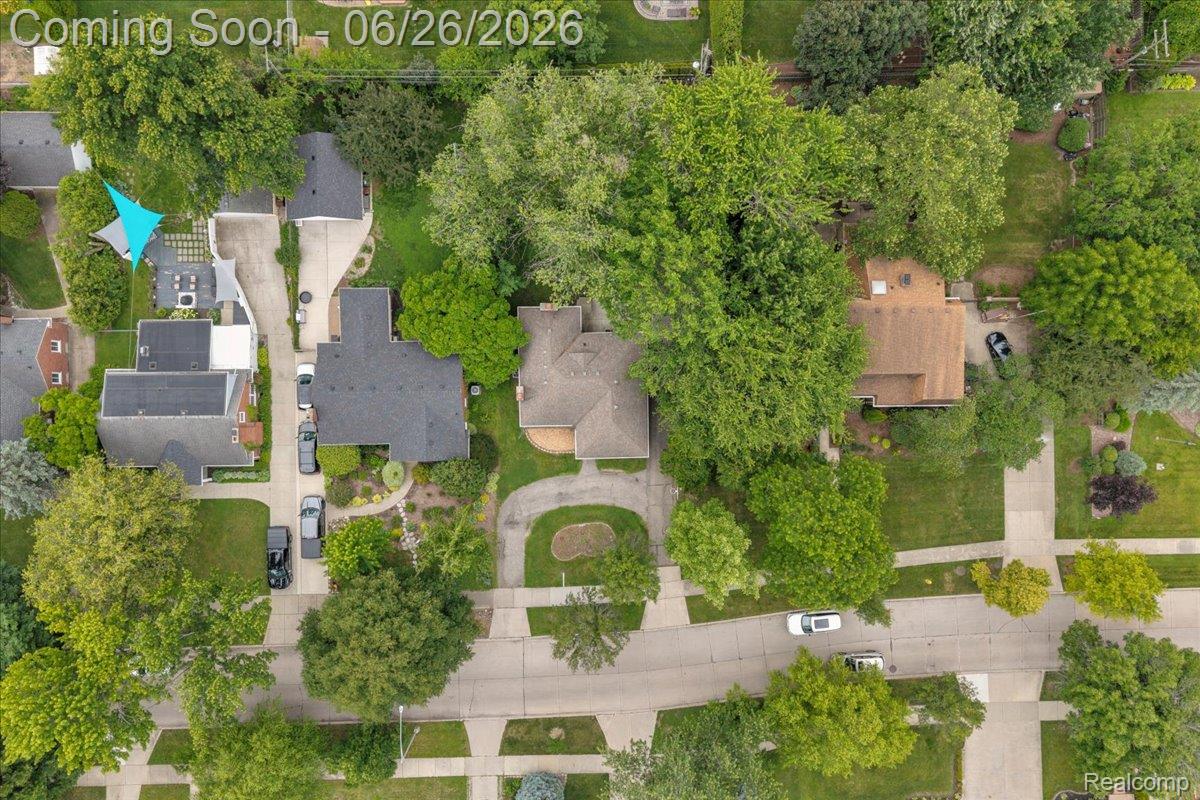 1179 Hampton Road Grosse Pointe, MI 48236 - Photo 32 of 37 40-1179 Hampton Rd_39.jpg