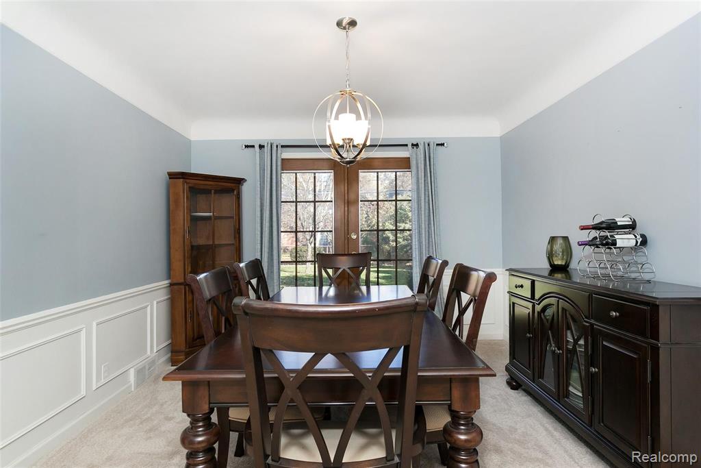 660 Cook Road Grosse Pointe Woods, MI 48236 - Photo 13 of 49