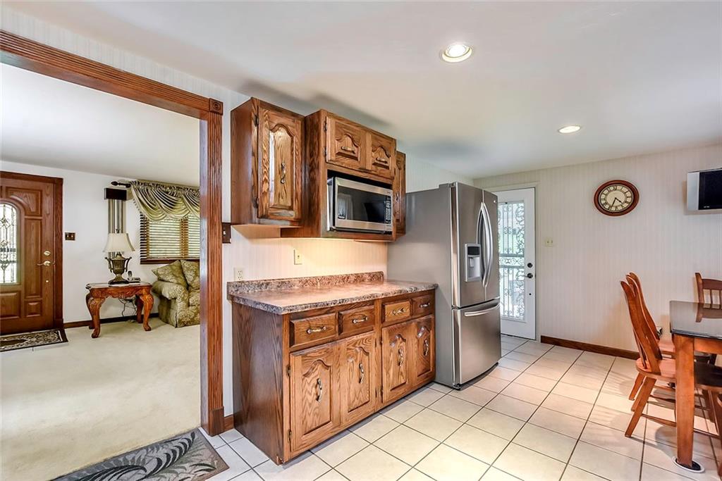 6518 Springvale Drive Pittsburgh, PA 15236 - Photo 4 of 19 Gallery Image 4
