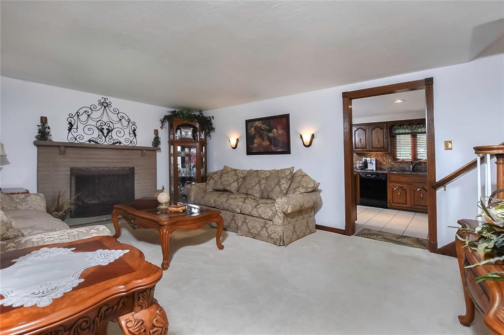 6518 Springvale Drive Pittsburgh, PA 15236 - Photo 5 of 19 Gallery Image 5