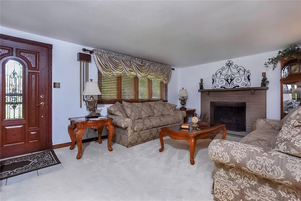 6518 Springvale Drive Pittsburgh, PA 15236 - Photo 6 of 19 Gallery Image 6