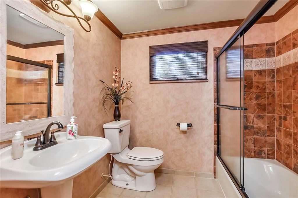6518 Springvale Drive Pittsburgh, PA 15236 - Photo 10 of 19 Gallery Image 10