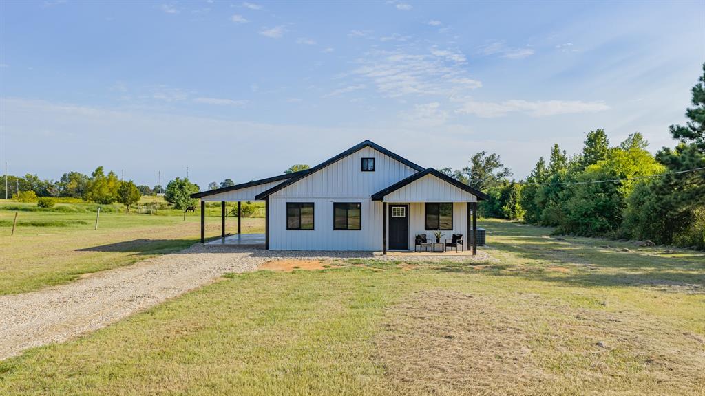 104 Private Road Omaha, TX 75571 - Photo 3 of 37 Gallery Image 3