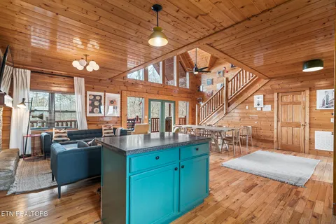 $905,000 | 1551 Bears Den Way, Sevierville, TN 37862